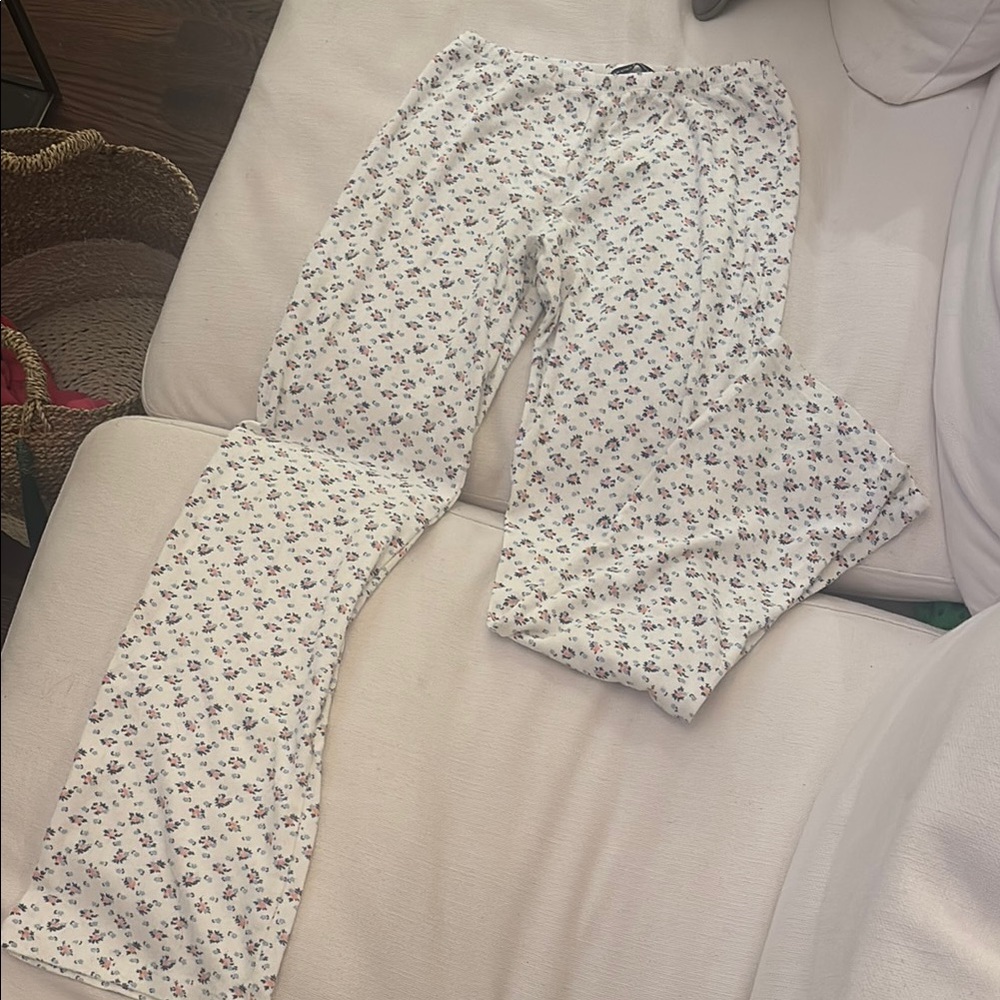 Brandy Melville White Floral Pants